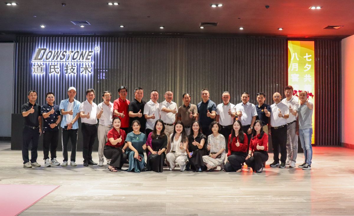 ǿǿŽͬıƪ鼯Ŷ³Ҷݰٷܲ̺δ